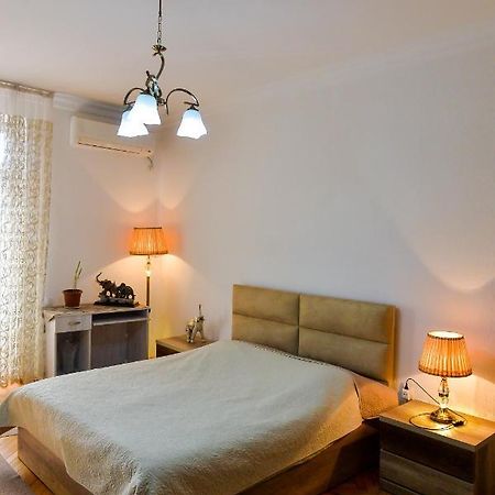 Apartment On Rustaveli Avenue Kutaisi Exterior foto