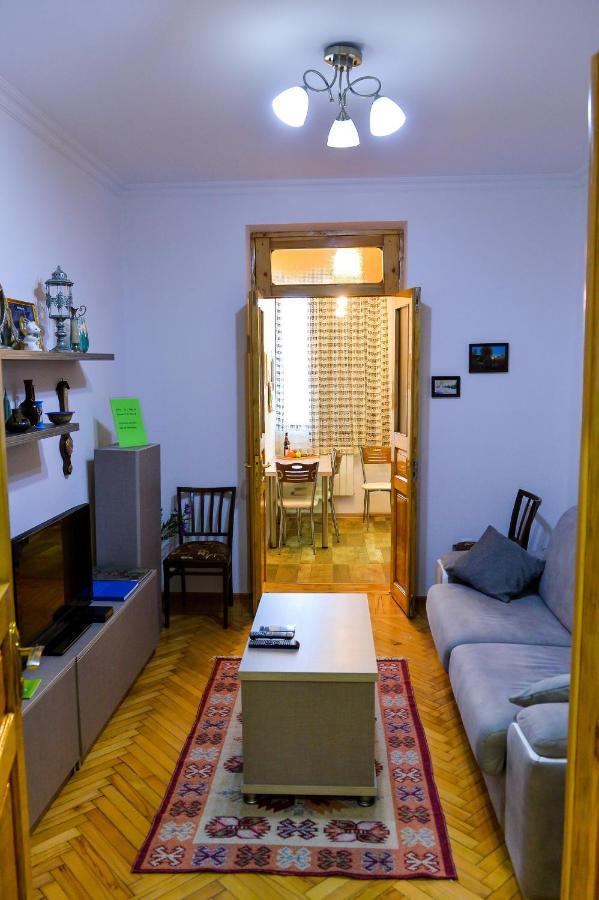 Apartment On Rustaveli Avenue Kutaisi Exterior foto